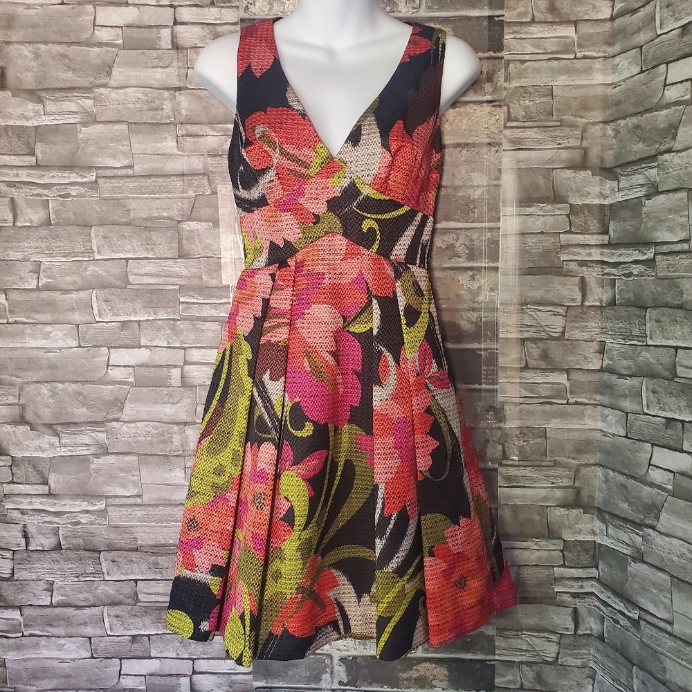 Trina Trina Turk Floral Textured Fit‎ & Flare Dress Pleaded Sexy Fairy Formal